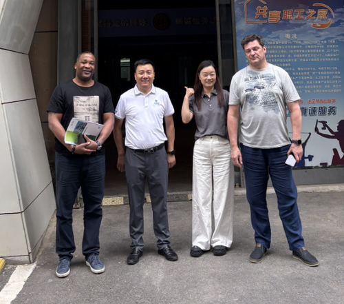 Latest company blogs about Russian customers visit and discuss cooperation